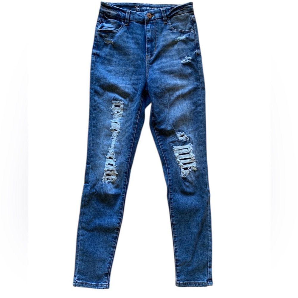 No Boundaries Relaxed Distressed Skinny Jeans 👖 l 9